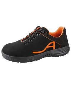 Stylish safety shoe with reflective material